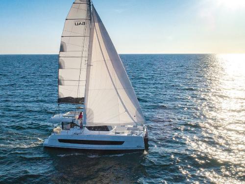 Kat Catspace Yachtcharter in Ajaccio