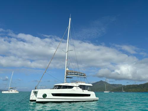 Catamaran Catspace for hire in Saltsjobaden