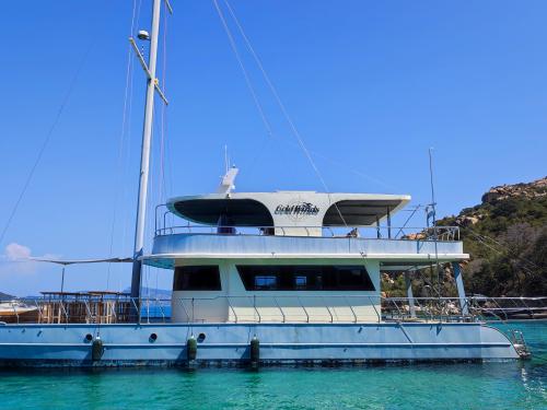 Kat Spezialanfertigung Yachtcharter in Neapel