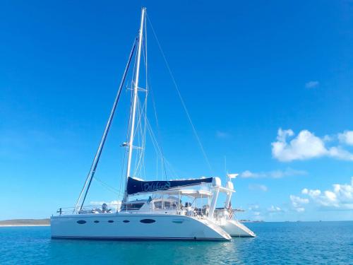 Luxus Segel Katamaran chartern in den Bahamas
