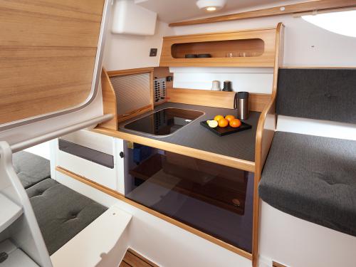 Cat Dragonfly 28 for rent in Marseilles