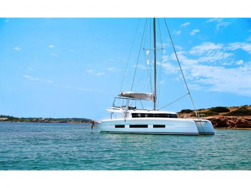 Catamaran Dufour 48 for charter in Cannigione Marina