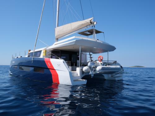 Katamaran Dufour 48 chartern in ACI Marina Dubrovnik