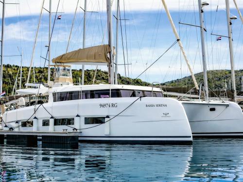 Kat Dufour 48 Yachtcharter in Primosten