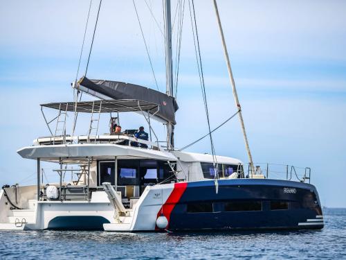 Cat Dufour 48 available for charter in Primosten