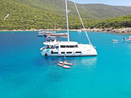 Catamaran Dufour 48 for rent in Krk