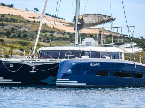 Katamaran Dufour 48 Yachtcharter in Primosten