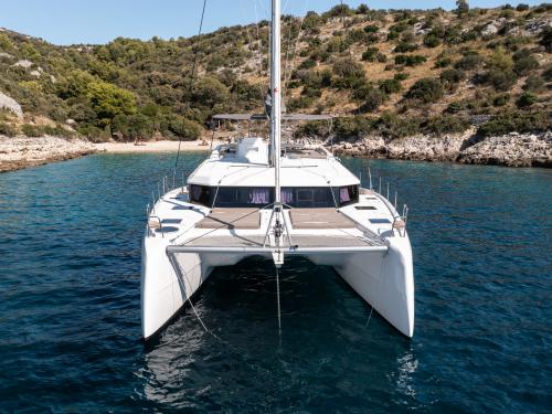 Cat Dufour 48 available for charter in Primosten