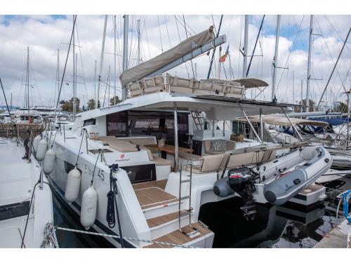 Kat Elba 45 chartern in Kastel Gomilica