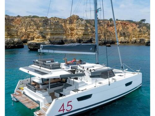 Cat Elba 45 for rent in Hyeres