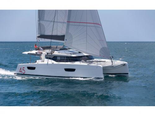 Kat Elba 45 chartern in Cogolin