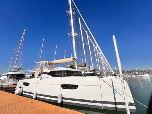 Katamaran Elba 45 Yachtcharter in Salerno