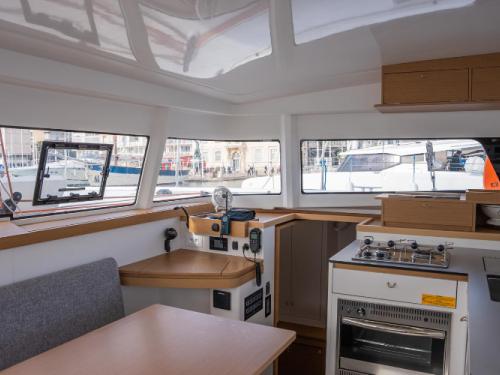 Cat Excess 11 for rent in Toulon