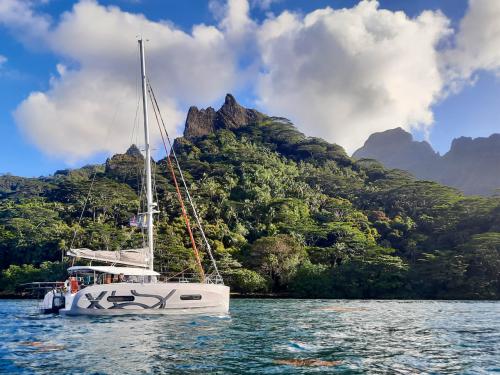 Catamaran Excess 11 for rent in Papeete