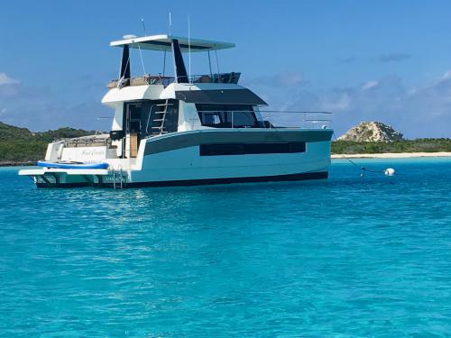 Katamaran Fountaine Pajot MY 37 Yachtcharter in Saint Petersburg
