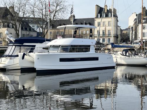 Cat Fountaine Pajot MY 37 available for charter in Cogolin