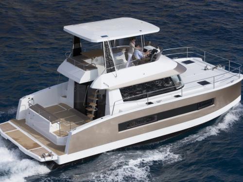 Kat Fountaine Pajot MY 37 Yachtcharter in Marina Kremik