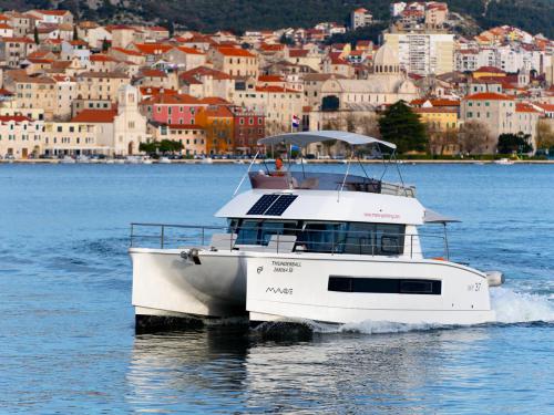 Cat Fountaine Pajot MY 37 for charter in Sibenik