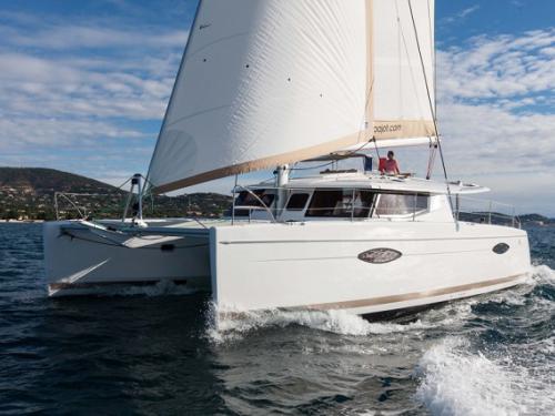 Kat Helia 44 chartern in Trogir