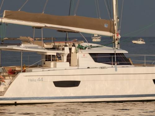 Katamaran Helia 44 chartern in Joma Marina