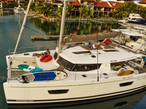 Cat Helia 44 for hire in Eden Island Resort