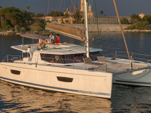 Catamaran Helia 44 Evolution available for charter in Desroches