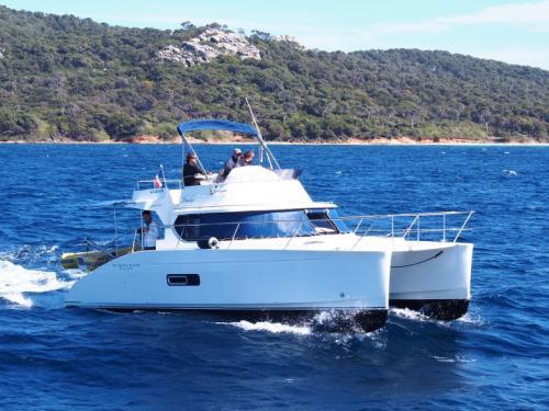 Kat Highland 35 chartern in Toulon