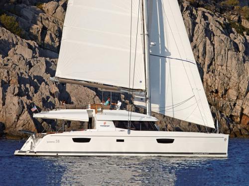 Cat Ipanema 58 for charter in Pisa