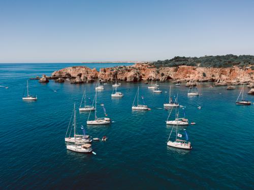 Cat Isla 40 available for charter in Portimao