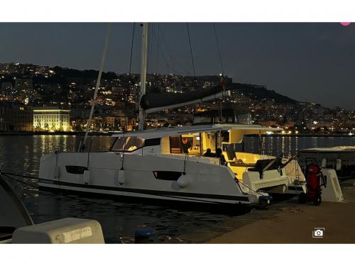 Cat Isla 40 available for charter in Castellammare di Stabia