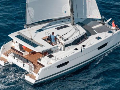 Katamaran Isla 40 Yachtcharter in Lavrio