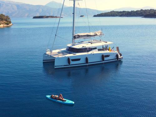 Katamaran Isla 40 Yachtcharter in Rhodos Stadt