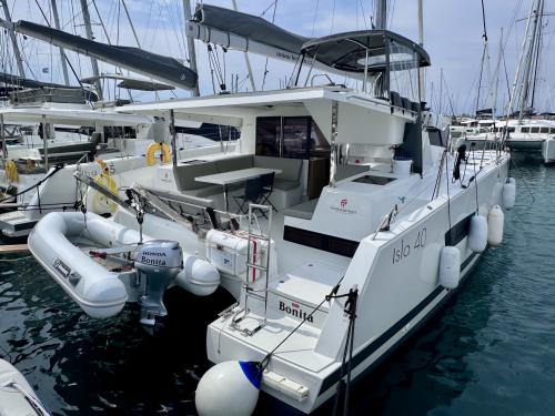Cat Isla 40 available for charter in Sukosan Bibinje