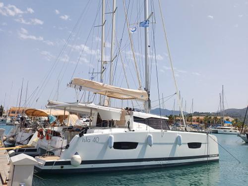 Katamaran Isla 40 Yachtcharter in Preveza