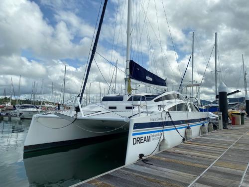 Katamaran Island Spirit 380 chartern in Phuket