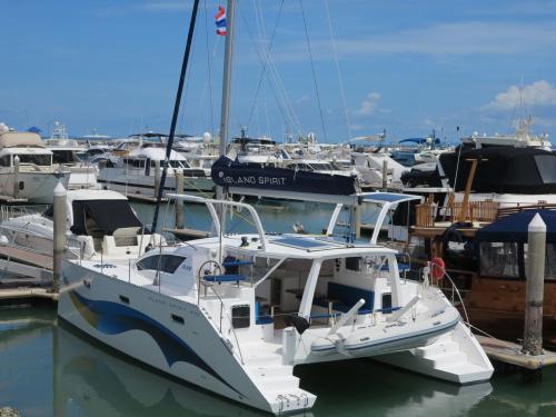 Katamaran Island Spirit 400 chartern in Phuket