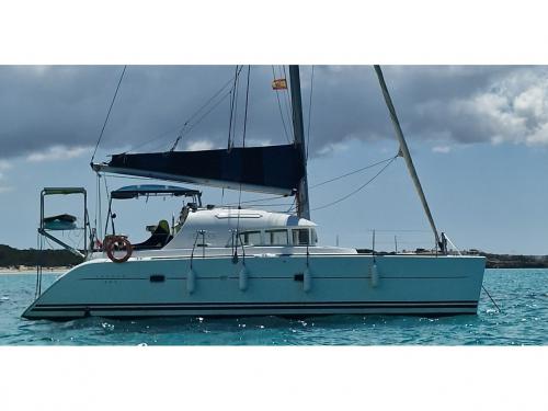 Katamaran Lagoon 380 chartern in Palma