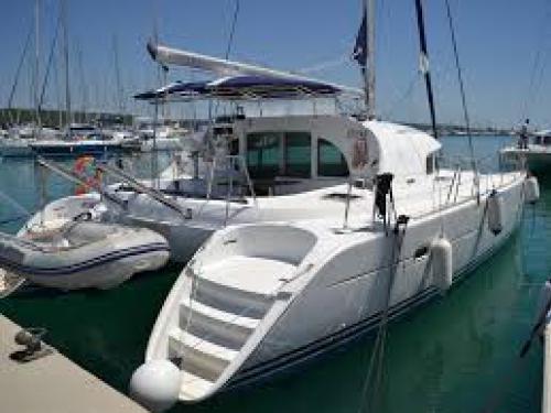 Katamaran Lagoon 380 Yachtcharter in Tourlos