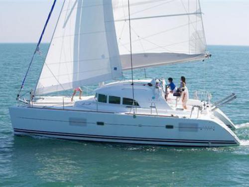 Cat Lagoon 380 for charter in Port de Mahon