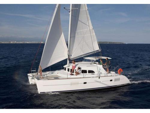 Catamaran Lagoon 380 for rent in Betina