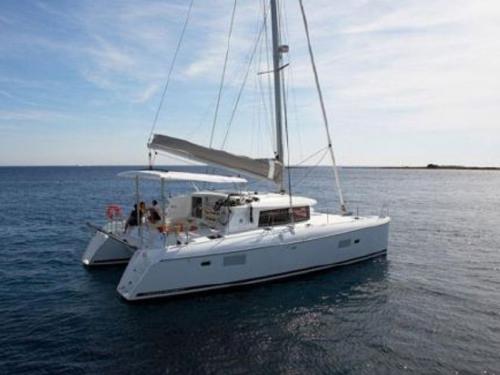 Catamaran Lagoon 380 for rent in Marina Kremik