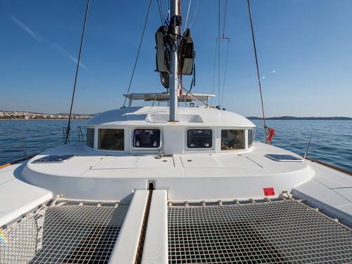 Katamaran Lagoon 380 Yachtcharter in Marina Alimos Kalamaki