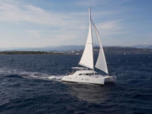 Cat Lagoon 380 available for charter in Palma