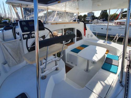 Catamaran Lagoon 380 for rent in Hyeres