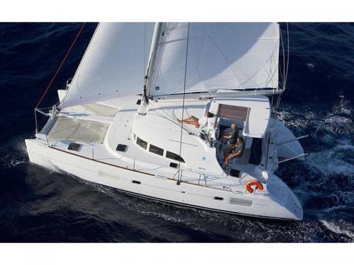 Cat Lagoon 380 for rent in Marsala