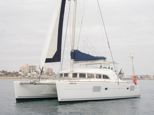 Catamaran Lagoon 380 for charter in Ibiza Town