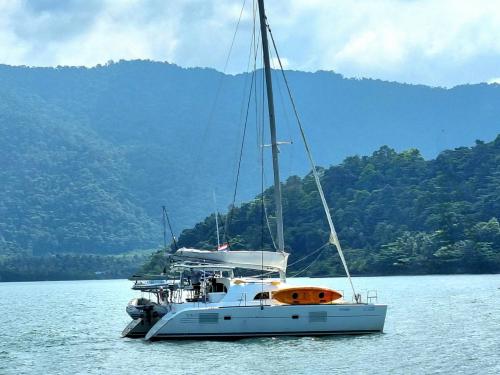 Catamaran Lagoon 380 for charter in Ko Chang