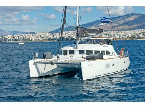 Cat Lagoon 380 for hire in Alimos Marina Kalamaki