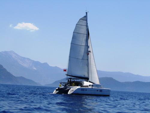Kat Lagoon 380 S2 chartern in Fethiye