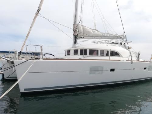 Cat Lagoon 380 S2 for hire in Kiel